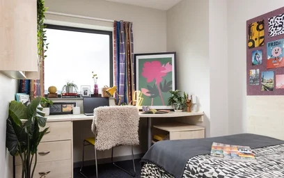 Private room in residence at Park Ln, Woodhouse, Leeds LS3 1DN, United Kingdom, image 2 of 20