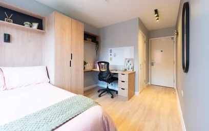 Quarto privado em residência em Midland Way, Nottingham NG7 3EU, United Kingdom, imagem 2 de 49