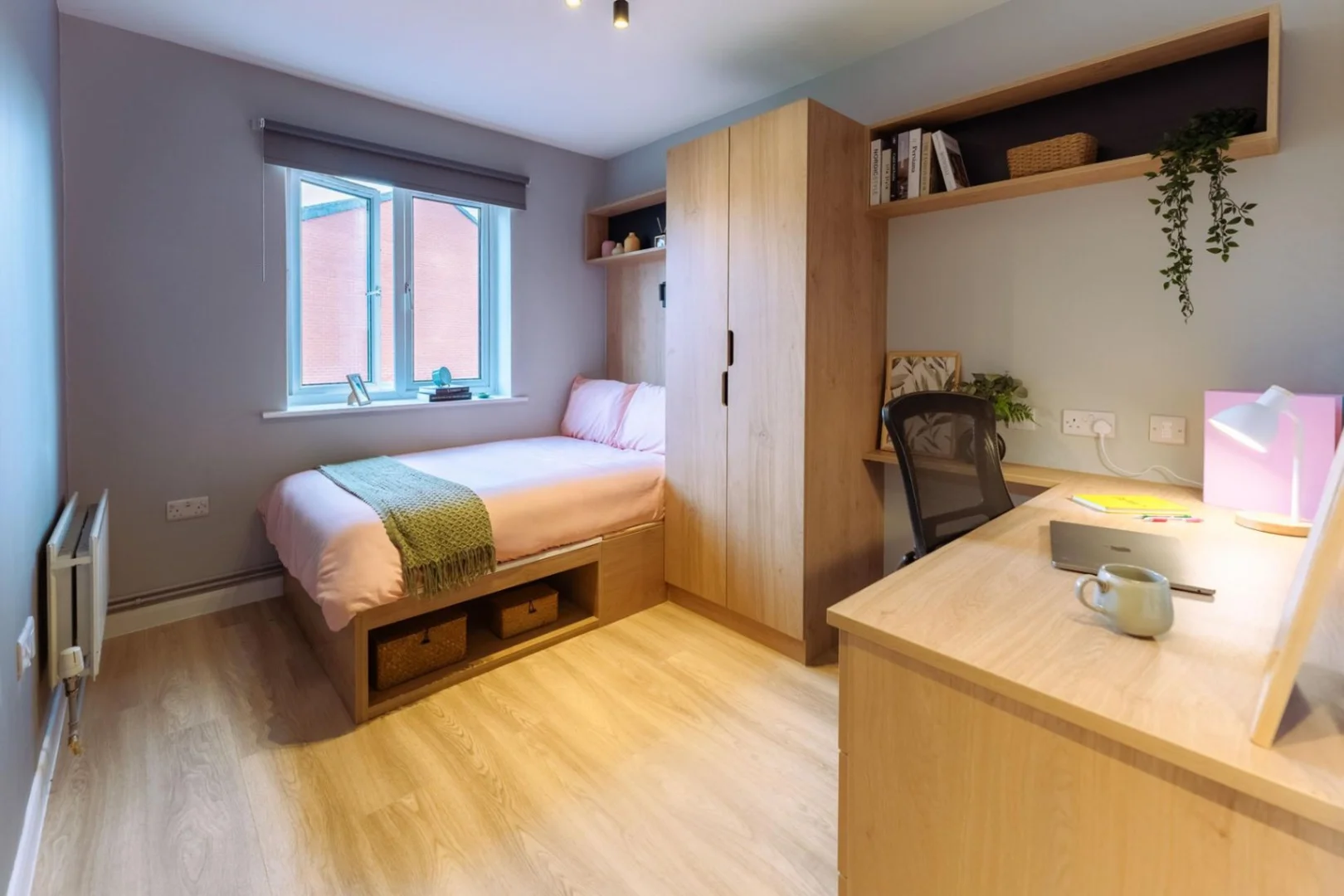Quarto para alugar em apartamento de estudantes em , totalmente mobilado