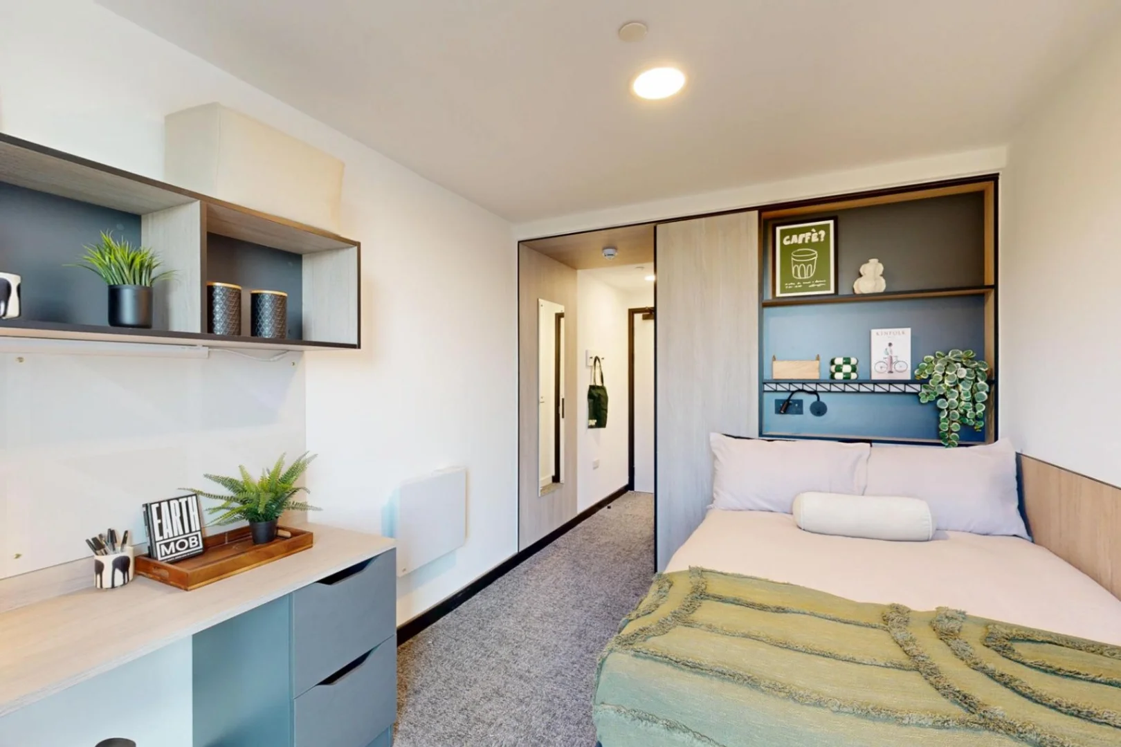Quarto para alugar em apartamento de estudantes em , totalmente mobilado