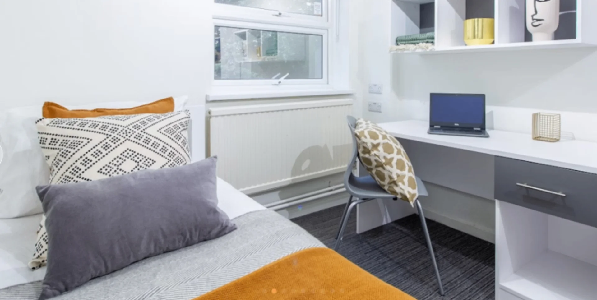 'de öğrenci dairesinde, tamamen mobilyalı kiralık oda