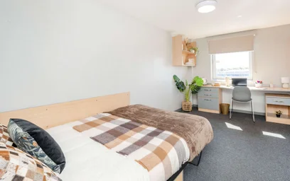 Quarto para alugar num apartamento partilhado em {area}