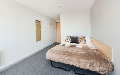 Quarto privado em residência em 1 Lineker Rd, Leicester LE2 7FZ, United Kingdom, imagem 2 de 26