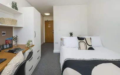 Quarto para alugar ao mês em {area}