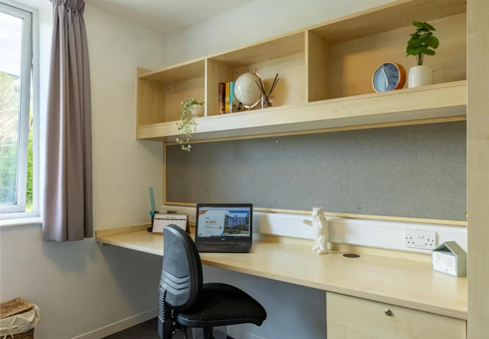 Room for rent in student apartment in , fully furnished