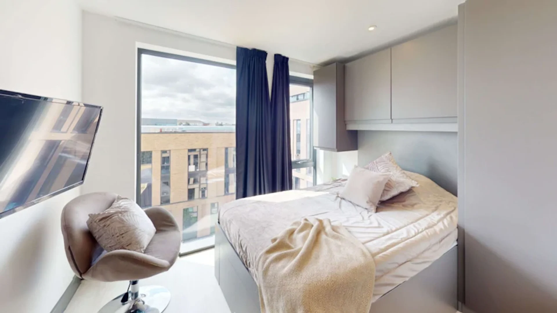 33 Parkside, Coventry CV1 2NE, United Kingdom