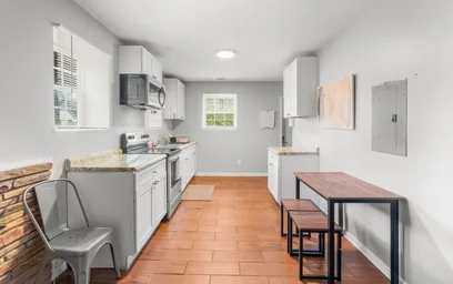Alojamiento entero en residencia en Street, GA, Atlanta, United States, 30314, imagen 13 de 21