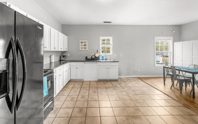 Alojamiento entero en residencia en Street, GA, Atlanta, United States, 30314, imagen 4 de 21