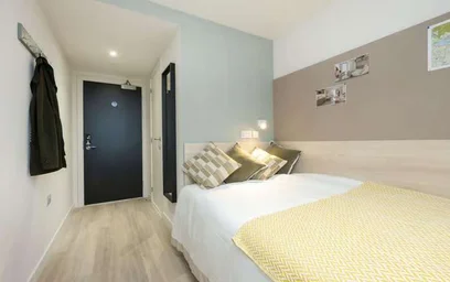 Alquiler de habitación en piso compartido en {area}