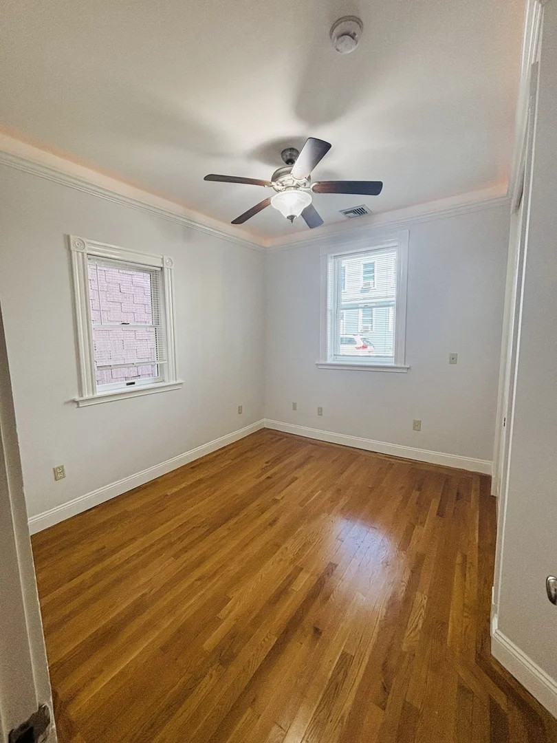 191, Maverick, Unit 1R, East Boston, Boston, MA, 02128