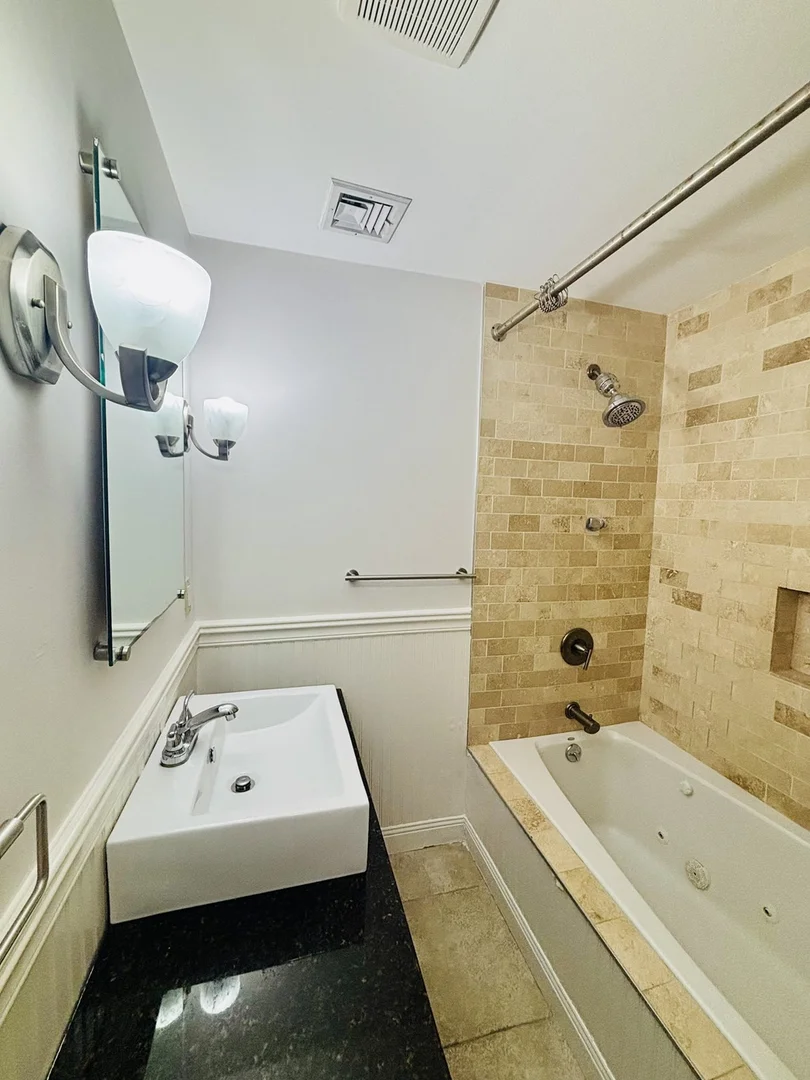 191, Maverick, Unit 1R, East Boston, Boston, MA, 02128