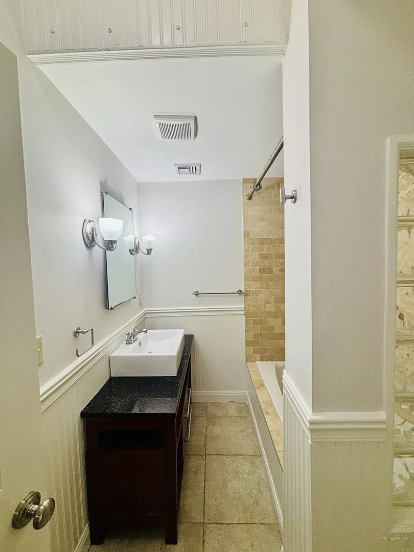 191, Maverick, Unit 1R, East Boston, Boston, MA, 02128