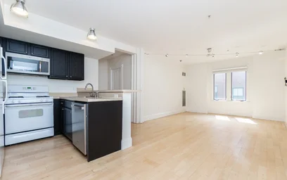 Apartamento inteiro em residência em 45-55, West Broadway, Unit 208, South Boston, Boston, MA, 02127, imagem 14 de 17