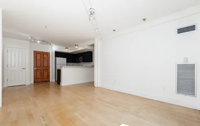 Apartamento inteiro em residência em 45-55, West Broadway, Unit 208, South Boston, Boston, MA, 02127, imagem 3 de 17