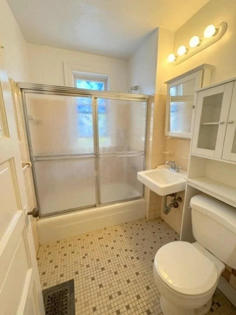 29, Newcastle Rd., Unit 2, Brighton, Boston, MA, 02135