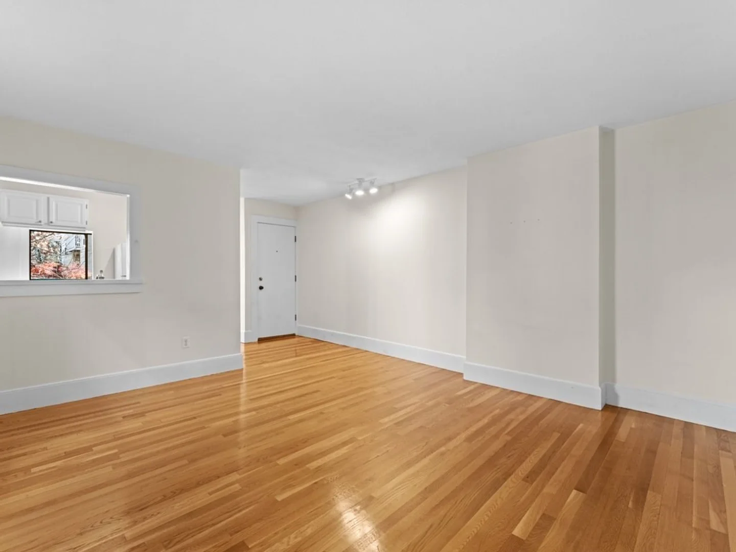 106, Pleasant St., Unit 2, Cambridgeport, Cambridge, MA, 02139