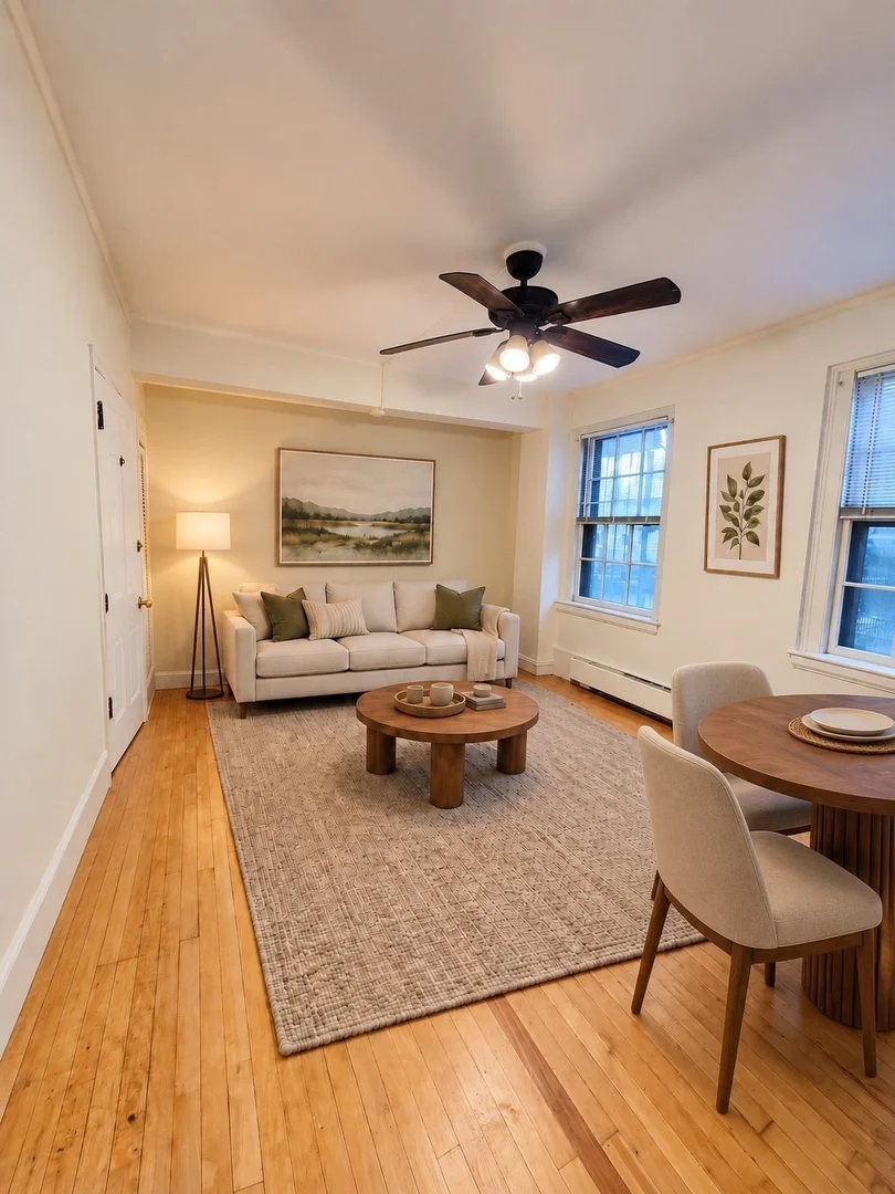 988, Memorial Dr., Unit 82, Harvard Square, Cambridge, MA, 02138