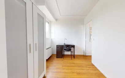 Özel oda konumu 25 Rue des Linandes Vertes, 95000 Cergy, France, 3 23 görüntüsü