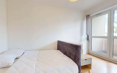 Quarto privado em 45 Rue de l'Oradou, 63000 Clermont-Ferrand, France, imagem 2 de 19