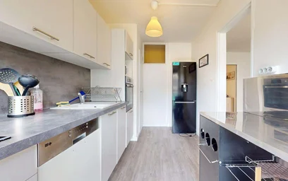 Quarto privado em 45 Rue de l'Oradou, 63000 Clermont-Ferrand, France, imagem 12 de 19