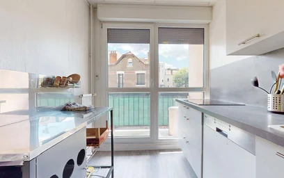 Quarto privado em 45 Rue de l'Oradou, 63000 Clermont-Ferrand, France, imagem 14 de 19