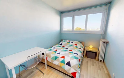 Quarto privado em 1 Rue des Trioux, 63100 Clermont-Ferrand, France, imagem 5 de 29