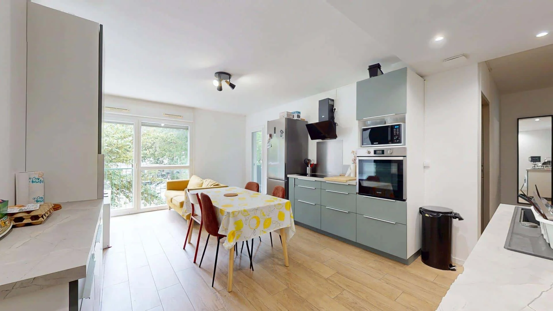 Comfortable and spacious student room in