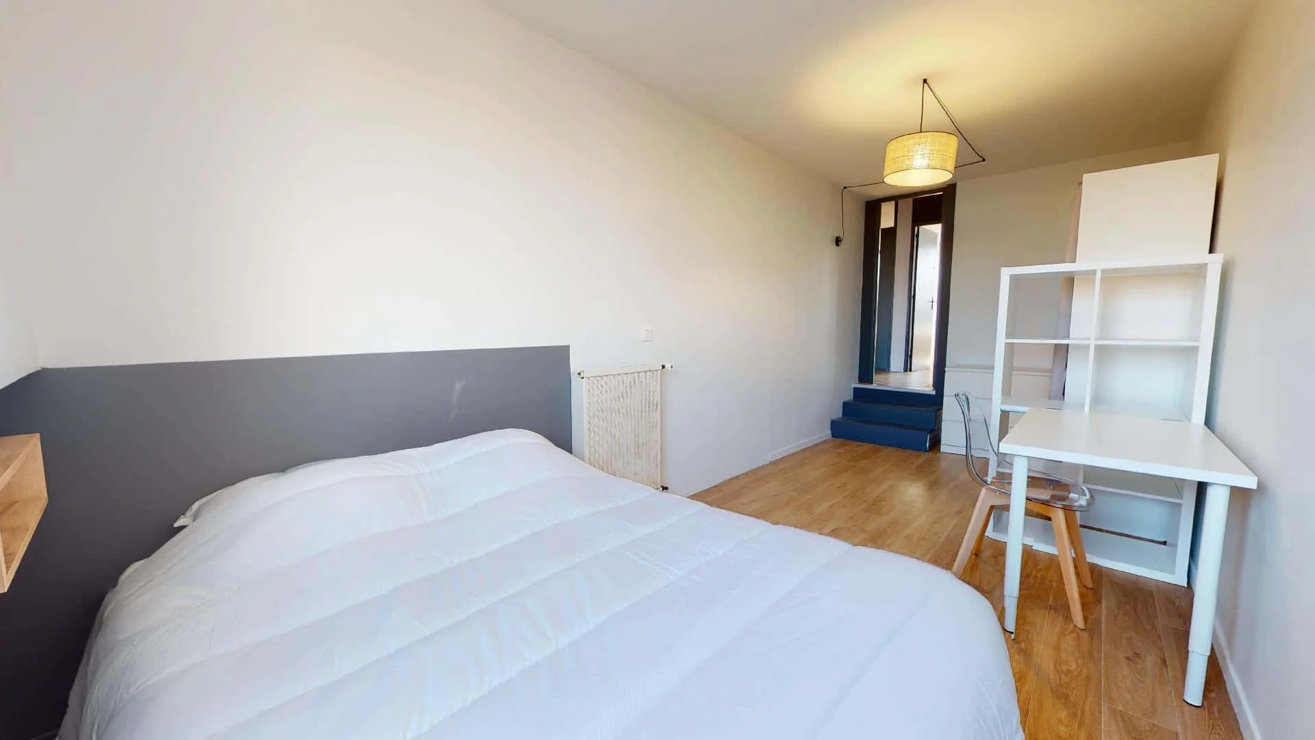 Zimmer in Studentenwohnung in zu vermieten, voll möbliert