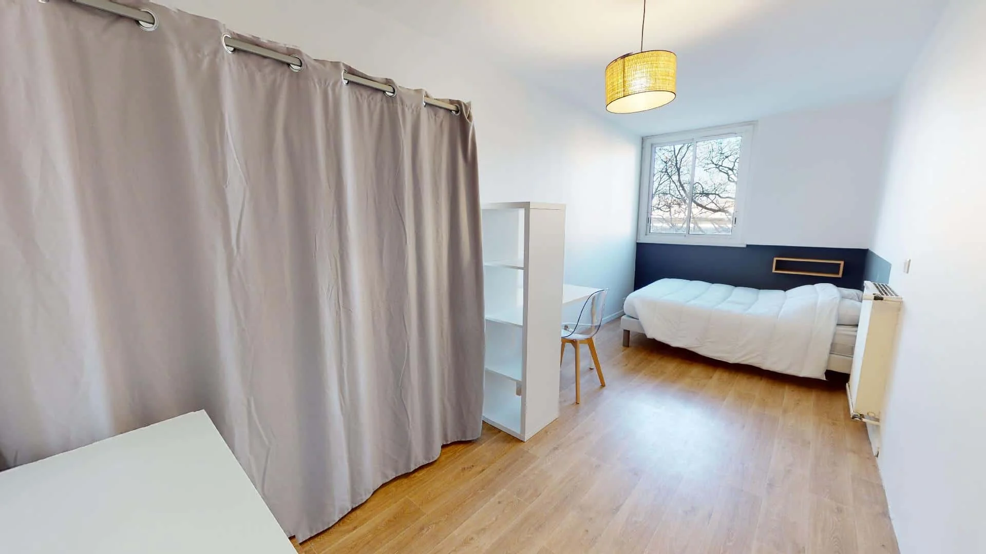 Zimmer in Studentenwohnung in zu vermieten, voll möbliert