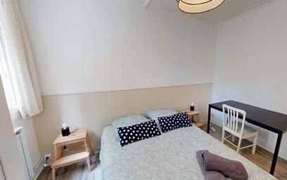Całe miejsce 2 Rue de la Tour, 29200 Brest, France, obraz 13 17