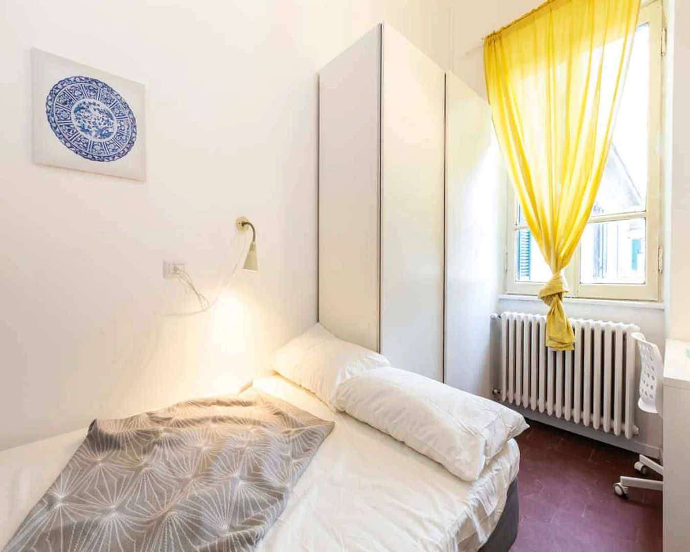 Helles und luftiges Studentenzimmer mit einfachem Zugang zur Universität in