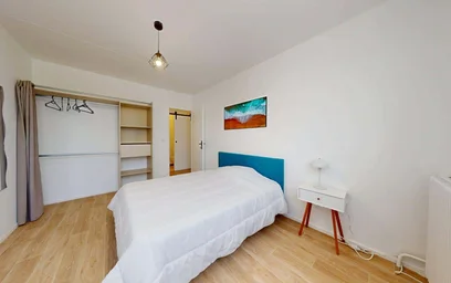 Private room at 3 Rue Auguste Renoir, 33400 Talence, France, image 2 of 17