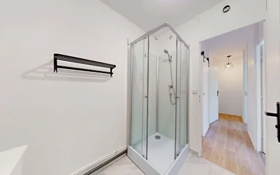 Private room at 3 Rue Auguste Renoir, 33400 Talence, France, image 12 of 17