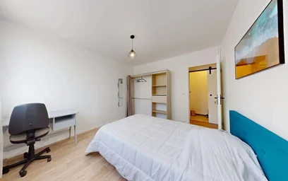 Private room at 3 Rue Auguste Renoir, 33400 Talence, France, image 3 of 17