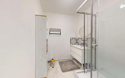Private room at 3 Rue Auguste Renoir, 33400 Talence, France, image 10 of 17