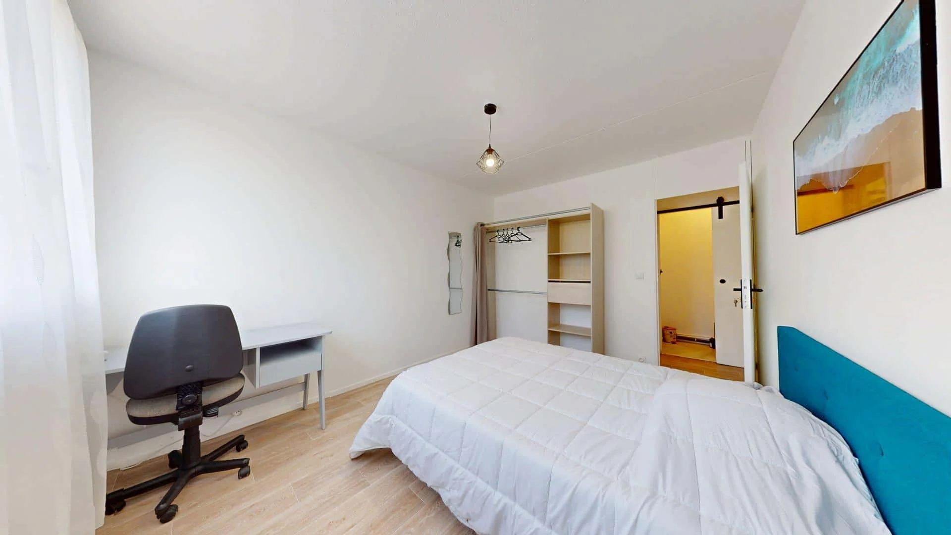 Affordable room for students with ample lighting in 