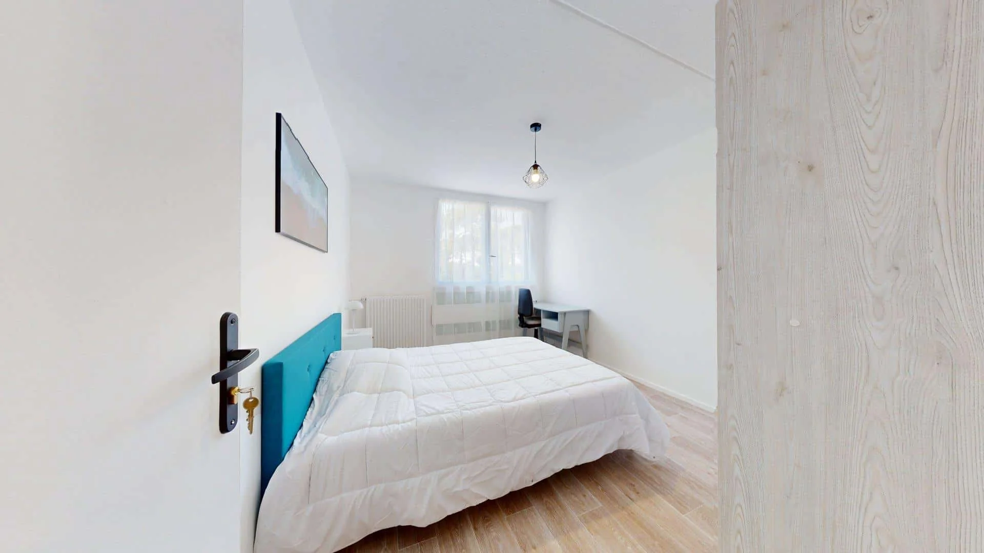 Affordable room for students with ample lighting in 