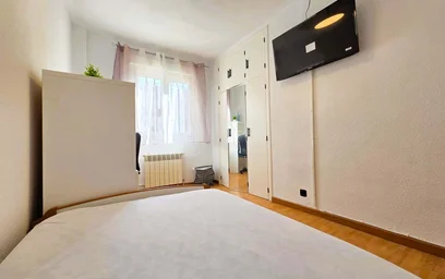 Private room at C. de Esteban Carros, 41, 1ob, Puente de Vallecas, 28053 Madrid, Spagna, image 4 of 15