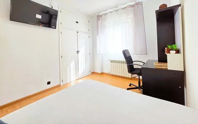 Private room at C. de Esteban Carros, 41, 1ob, Puente de Vallecas, 28053 Madrid, Spagna, image 4 of 15
