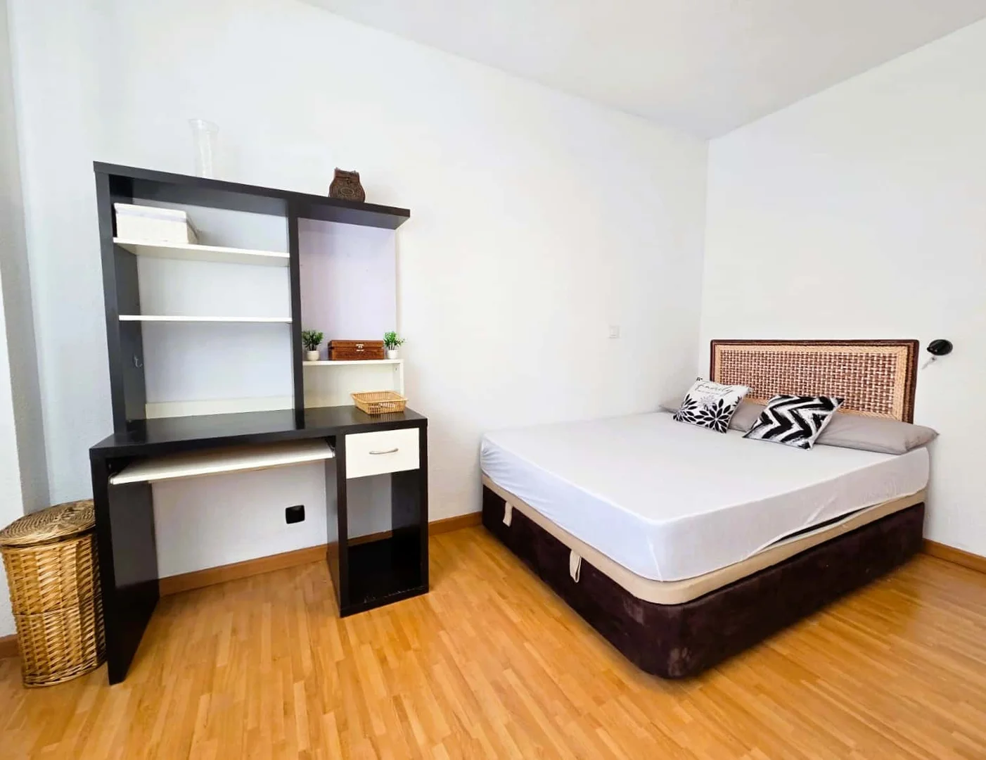 Budget-friendly student room close to campus in
