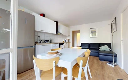 Özel oda konumu 7 Rue des Châteaux Bruloirs, 95000 Cergy, France, 14 20 görüntüsü