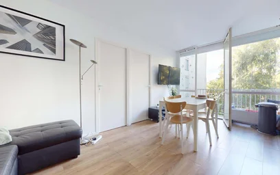 Özel oda konumu 7 Rue des Châteaux Bruloirs, 95000 Cergy, France, 18 20 görüntüsü