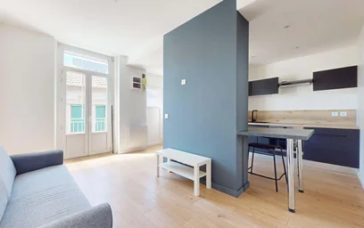 Moderne und helle Wohnung in {area}