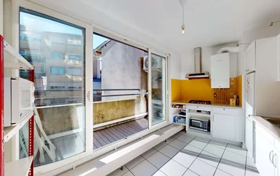 Private room at 41 Rue Henri Faisans, 64000 Pau, France, image 9 of 18