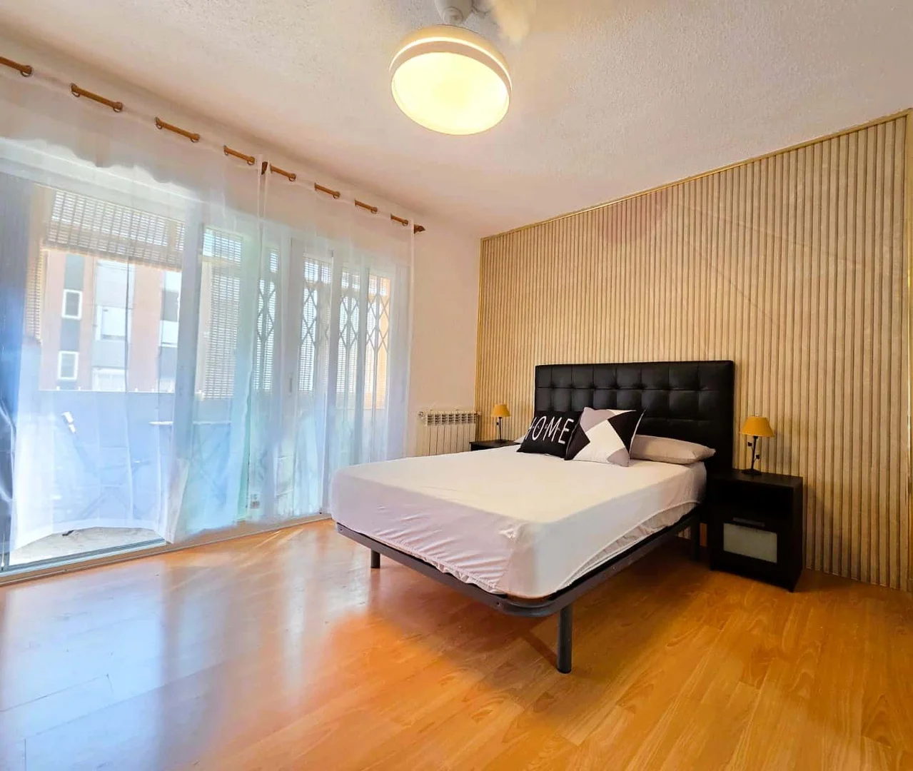 Economical student room with convenient location in