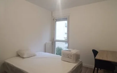 Room for rent in a shared flat in {area}