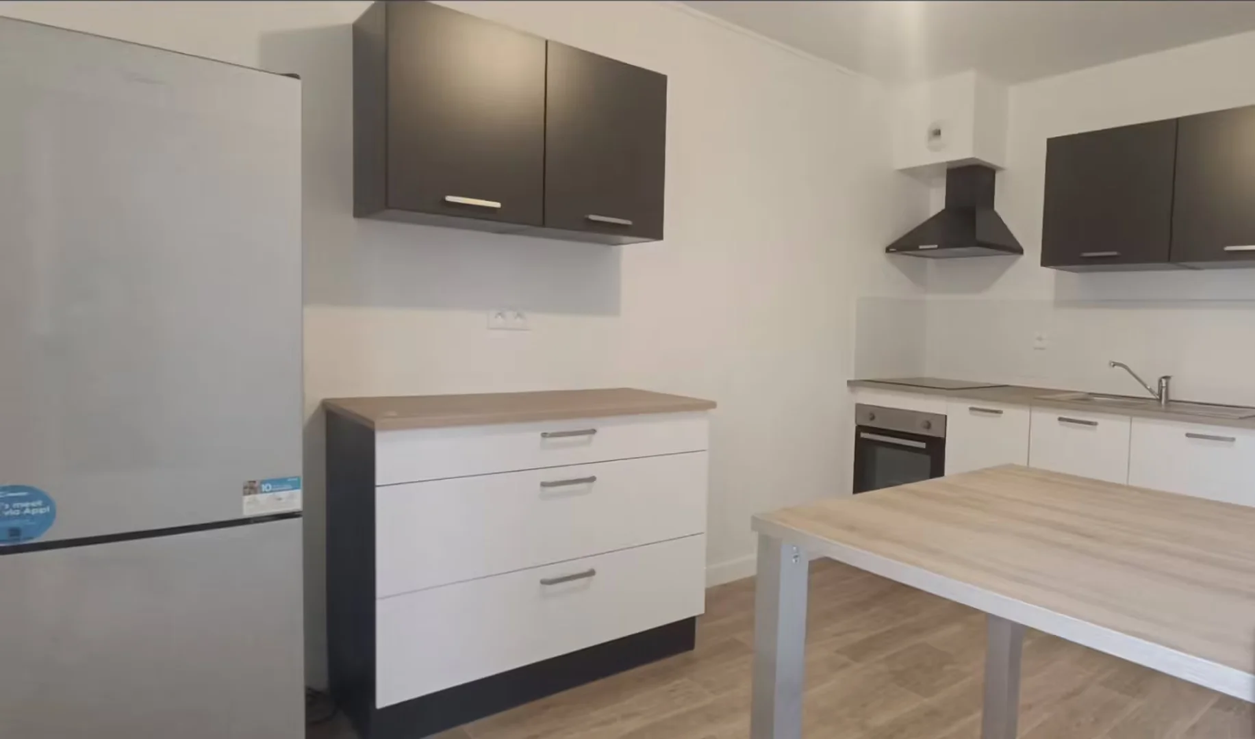 Affordable room for students with ample lighting in 