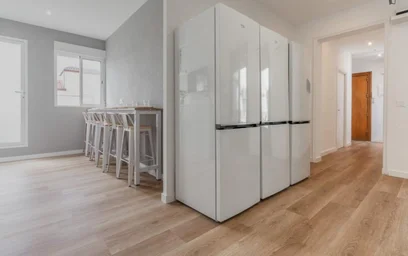 Shared room at Calle de Preciados, image 22 of 40