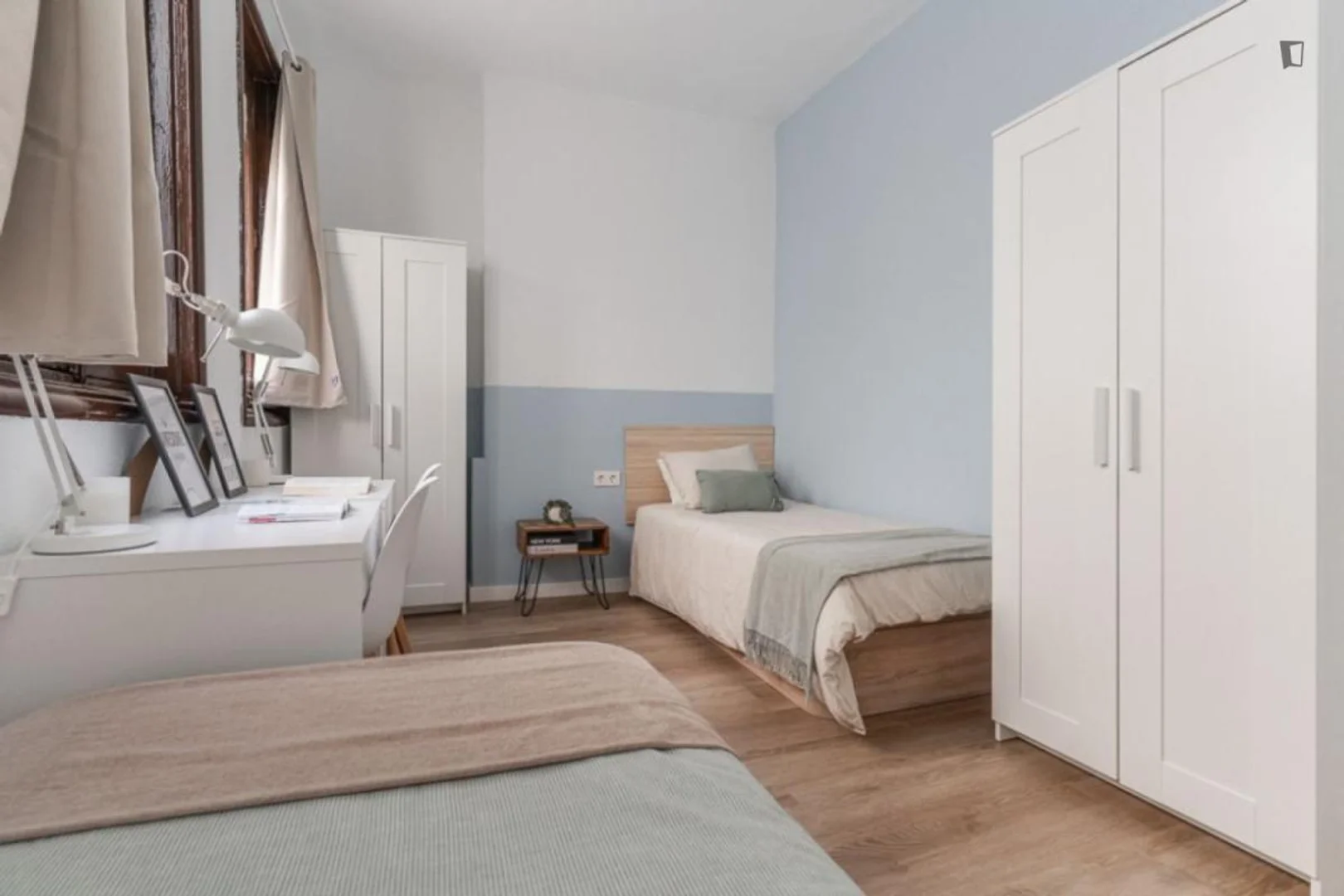 Economical student room with convenient location in
