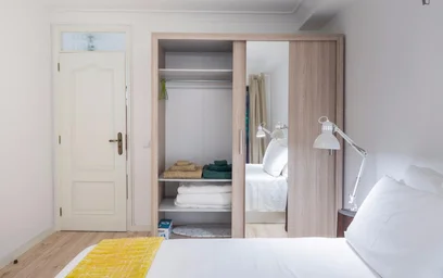 Apartamento totalmente mobilado em {area}